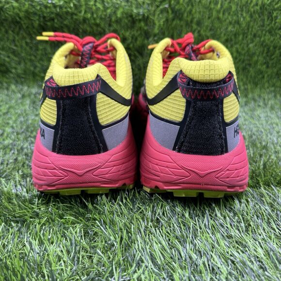 Athletic_Shoes